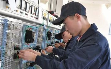 考电工技师述职报告6篇