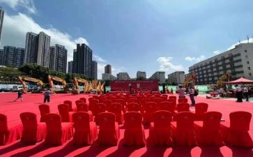 上半年服务员的工作总结8篇
