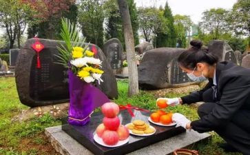 2023大学生作文精选8篇