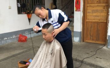 理发中班音乐教案7篇