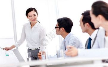 领导年度工作报告8篇