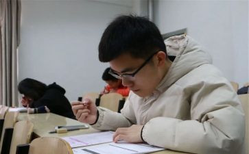 人设素材作文6篇