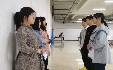 与装饰公司的合同范本8篇