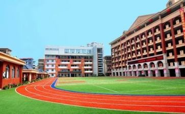 学校的成长作文6篇