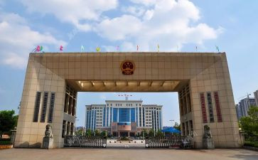 学校行政办述职报告6篇