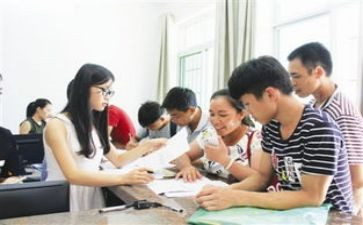大学助学申请书600字6篇
